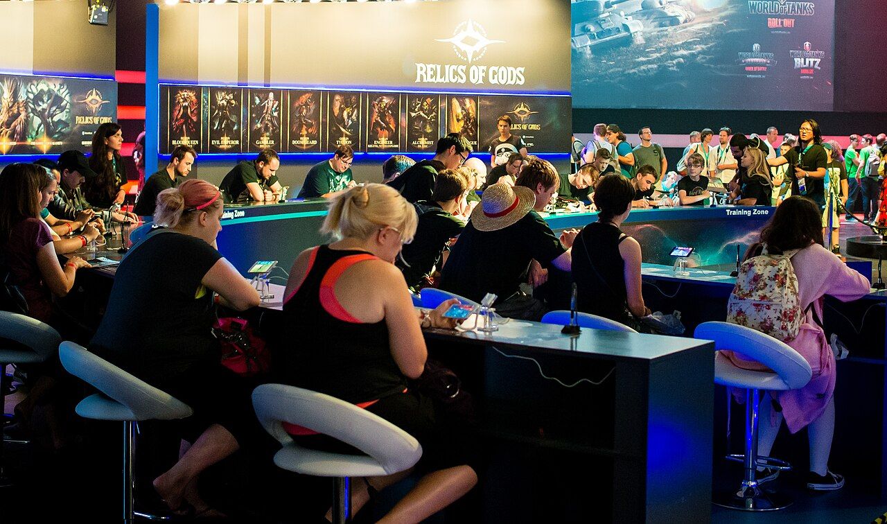 Mobile gaming at Gamescom 2015 (20421396622)