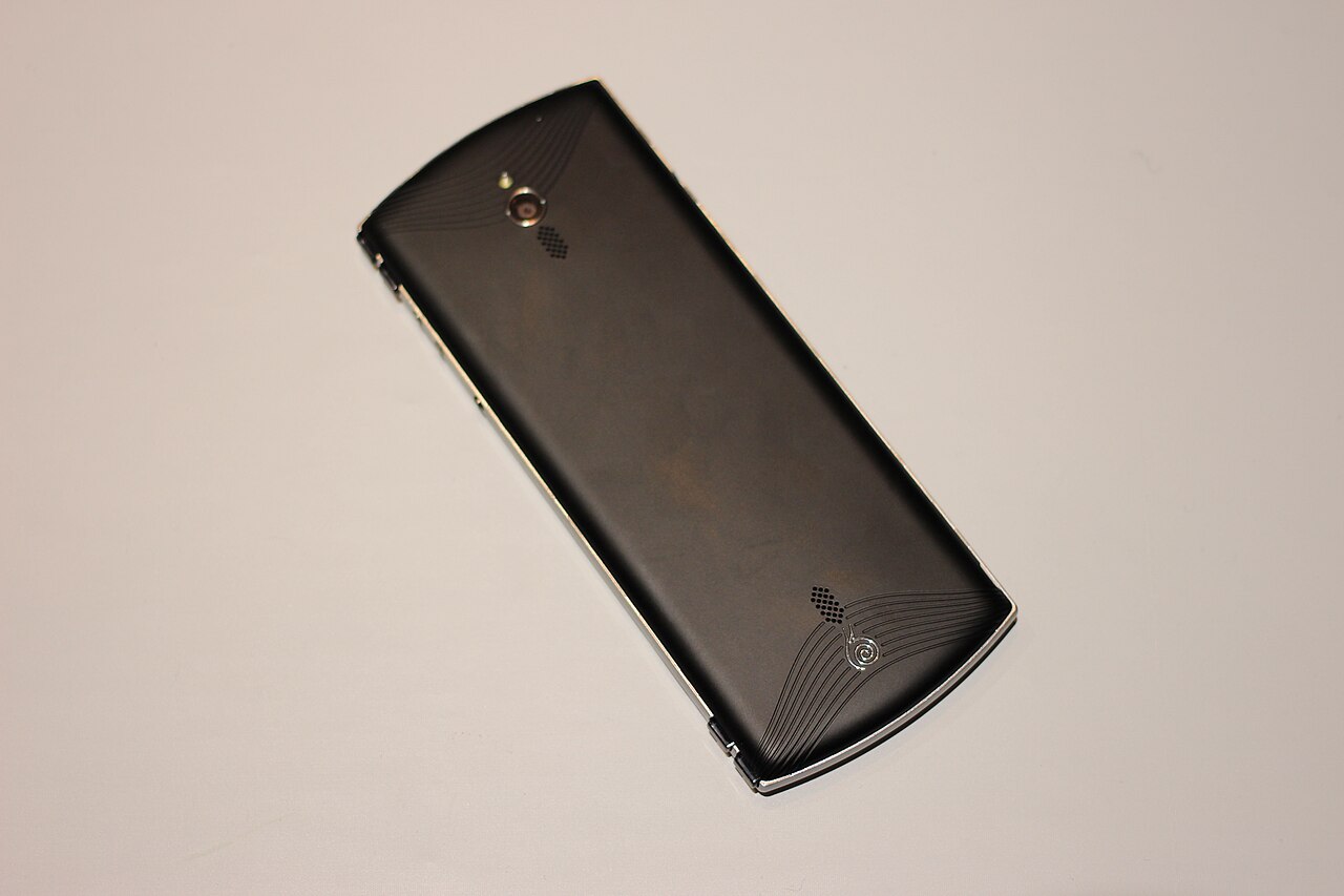 Gaming smartphone with built-in controls